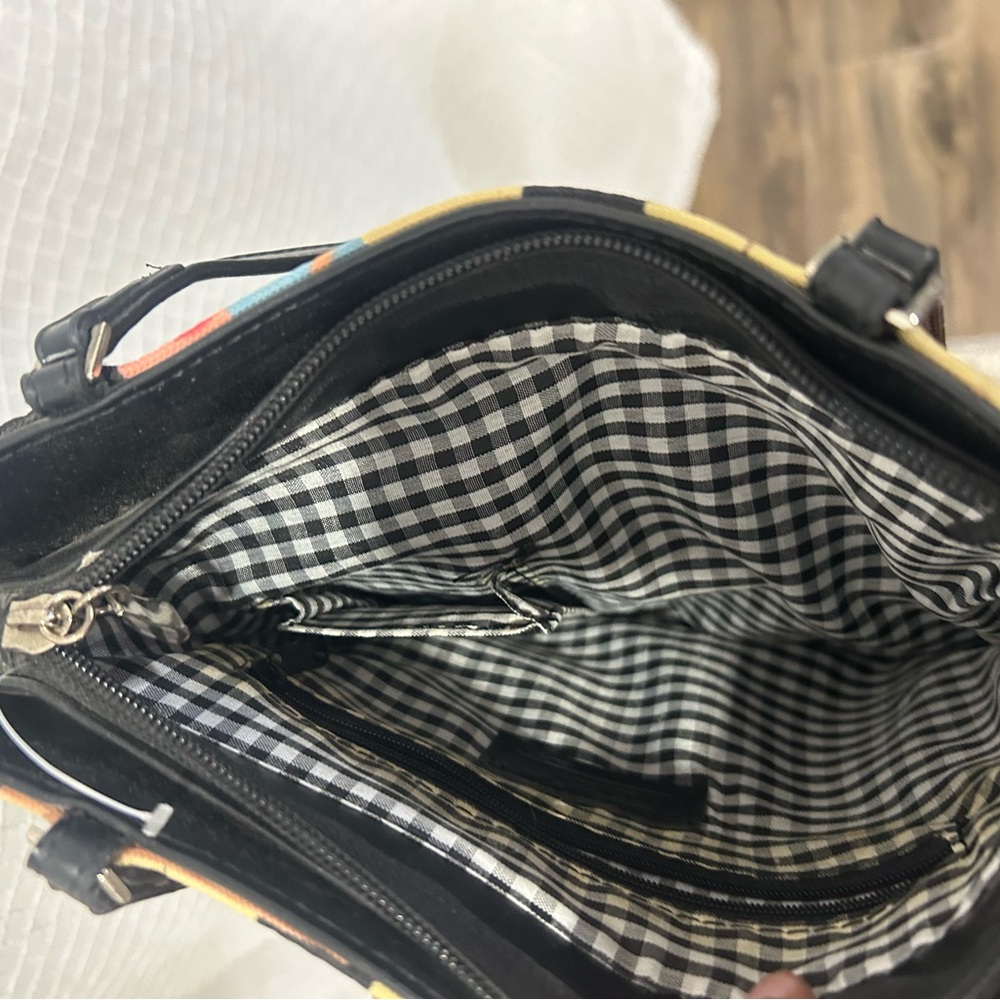 Graphic Beaded Fashion-Print Shoulder Bag in Multicolor - Picture 4 of 6